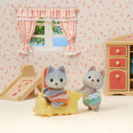 Sylvanian Families - Husky Twins-Yarrawonga Fun and Games